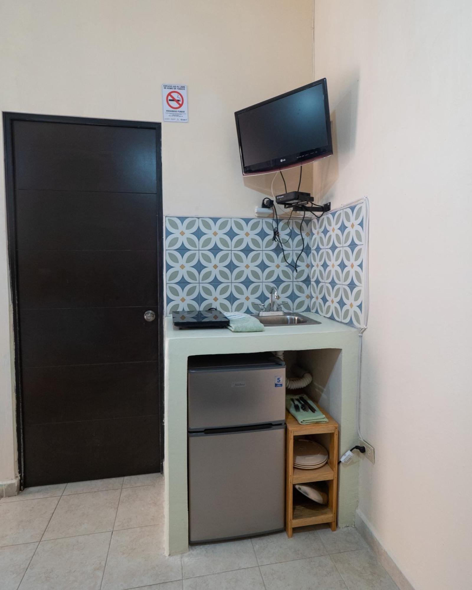Nido Colibri - Private Rooms And Hostel Dorms In Remate De Paseo Montejo Mérida Exterior photo